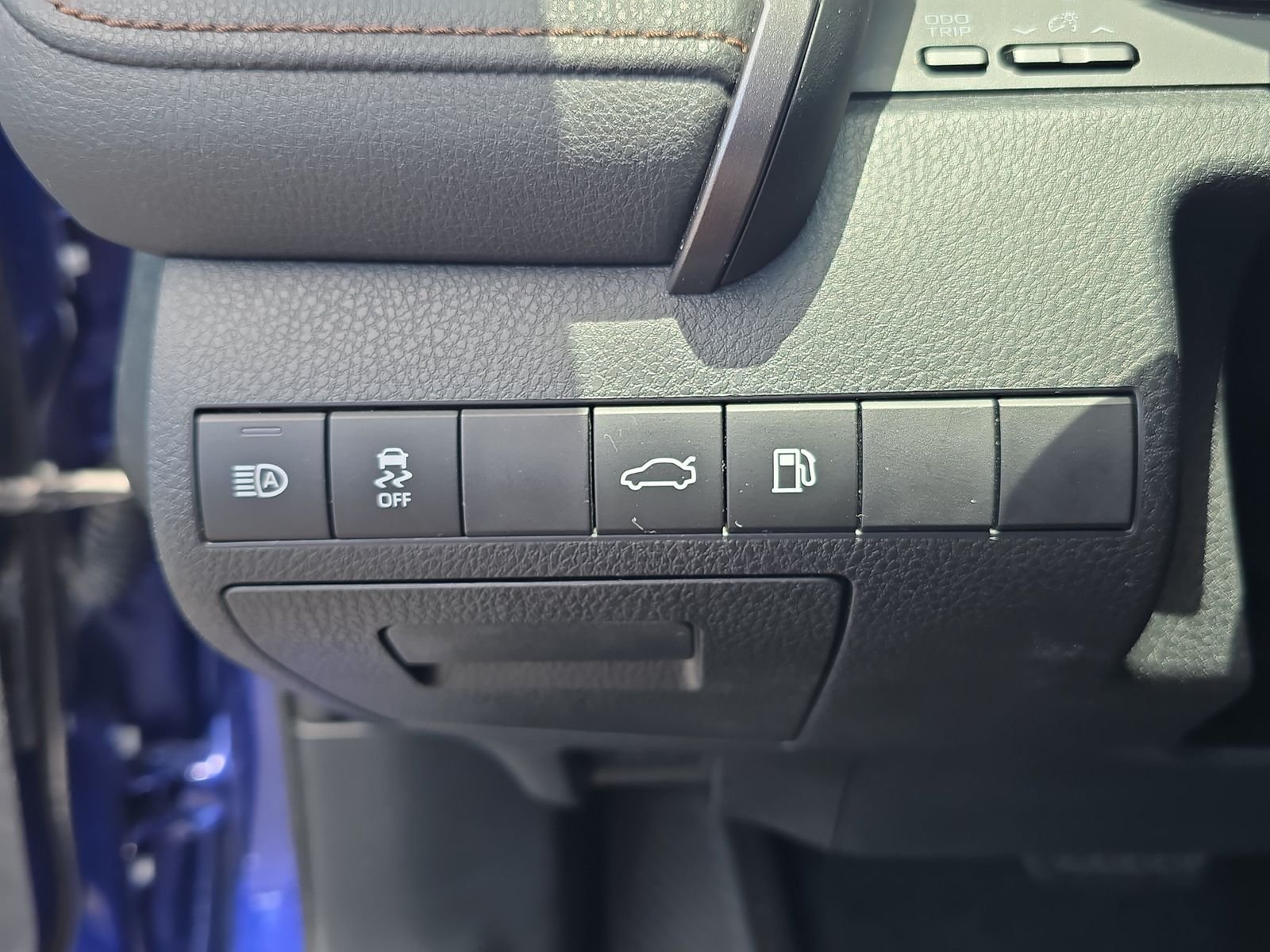 Used 2018 Blue Toyota XLE image 20