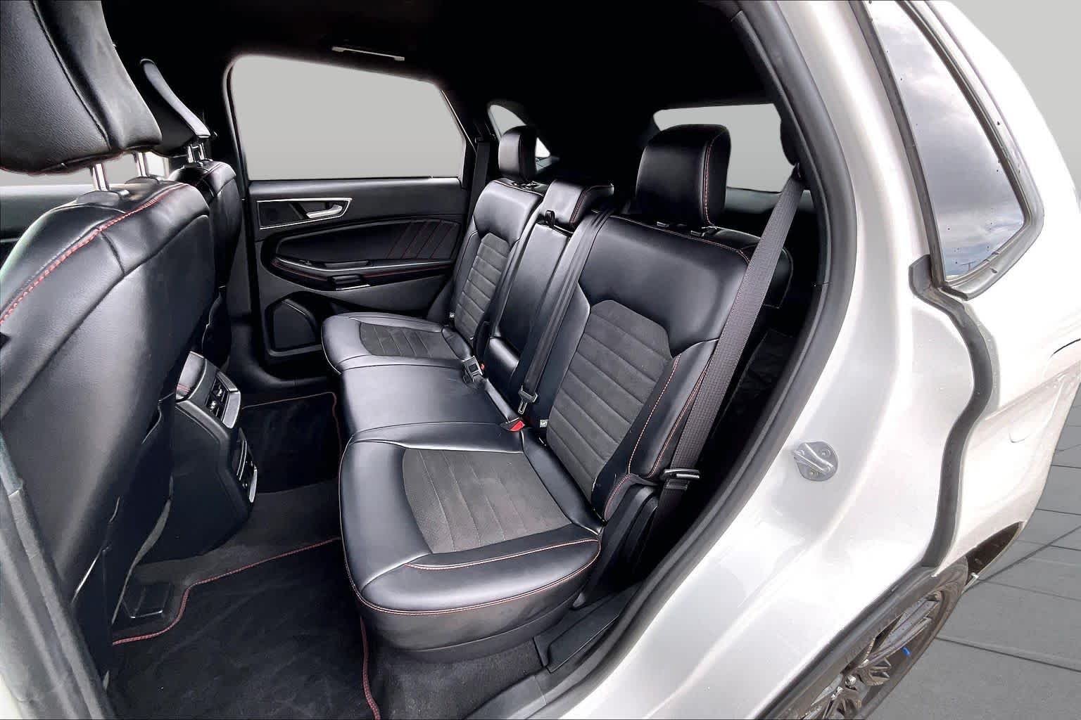 Certified Used 2024 Star White Metallic Tri-Coat Ford ST-Line image 19