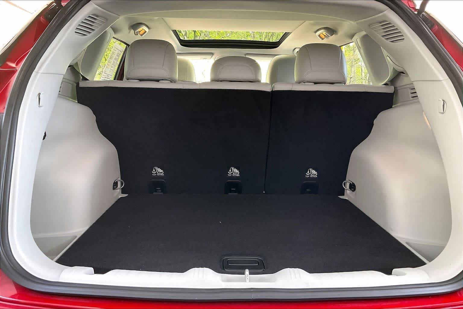 Used 2018 Redline Pearlcoat Jeep Limited image 34