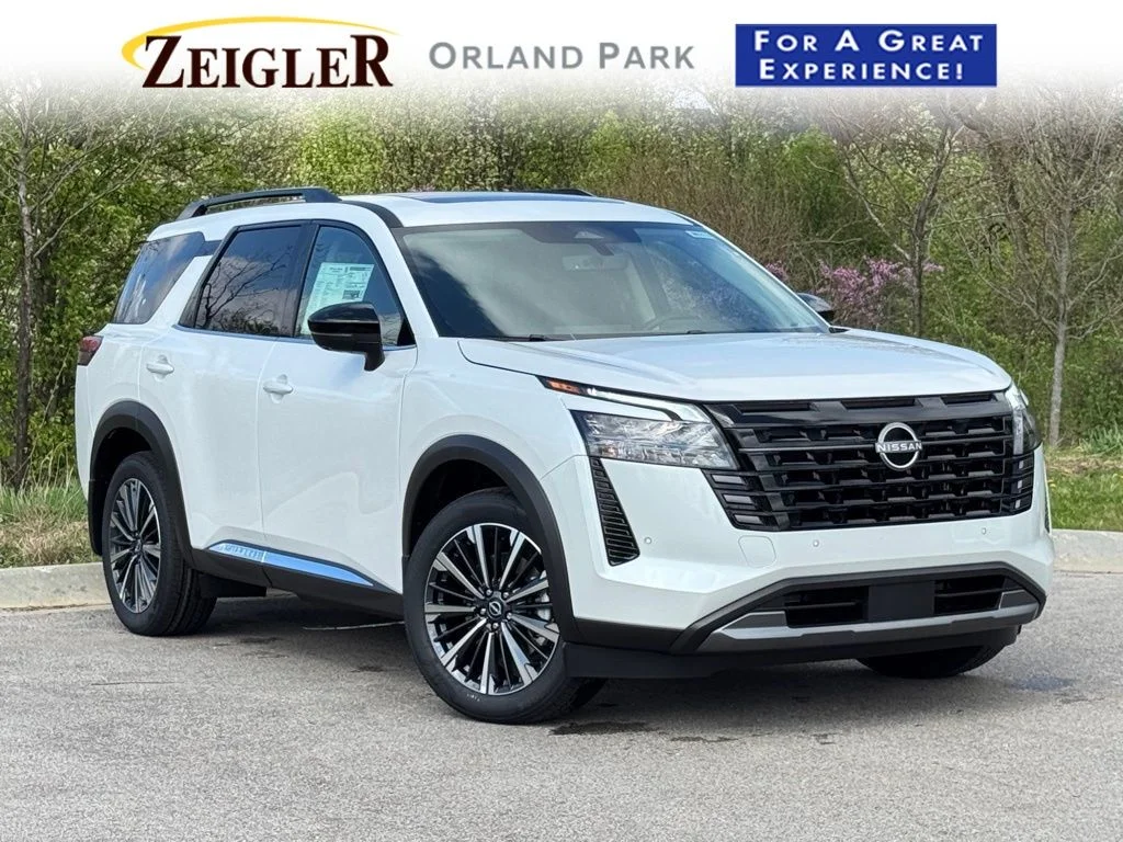 2026 Nissan Pathfinder Platinum 4WD's photo