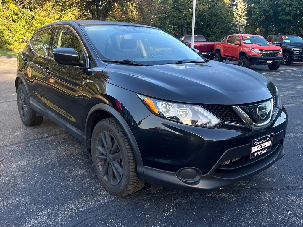 Used 2018 Magnetic Black Nissan S image 2