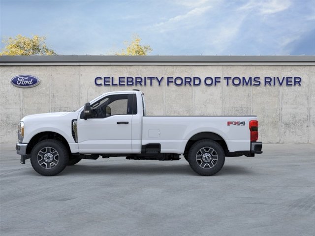 New 2025 Oxford White Ford F-350® XLT image 3