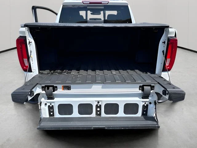 Used 2020 White GMC SLT image 39