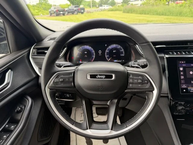 Used 2023 Gray Jeep Altitude X image 14