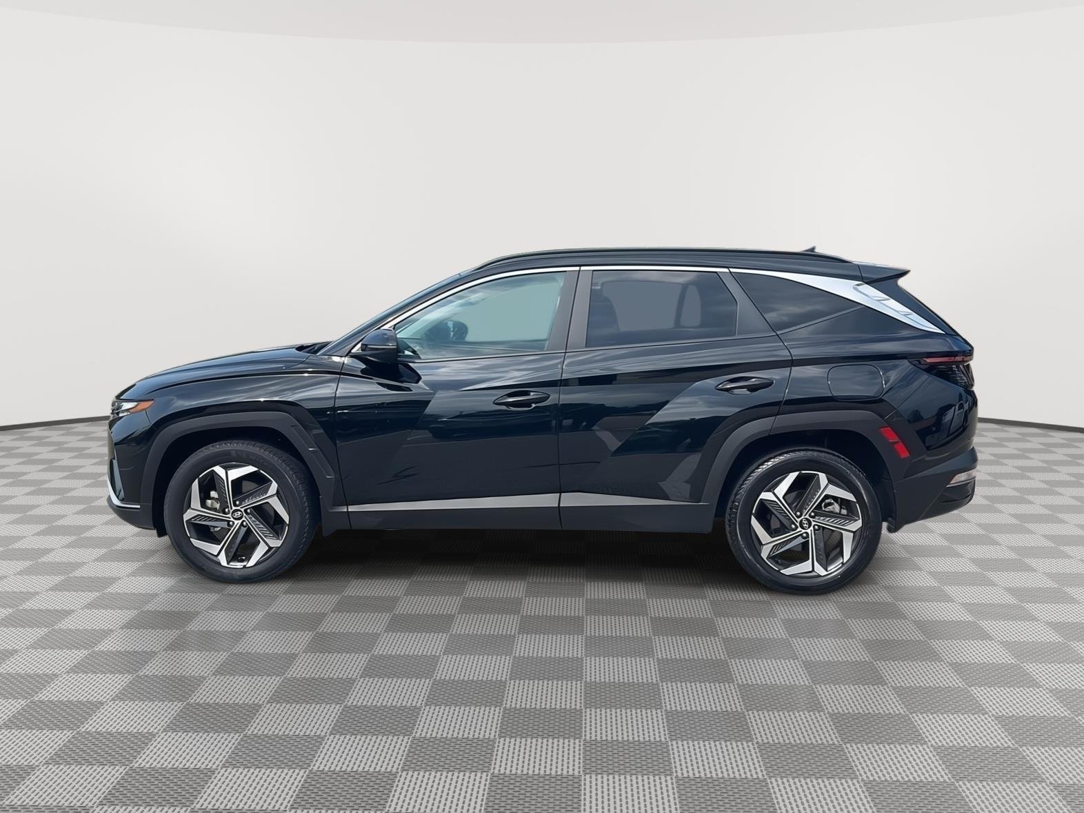 Used 2024 Black Pearl Hyundai SEL image 11