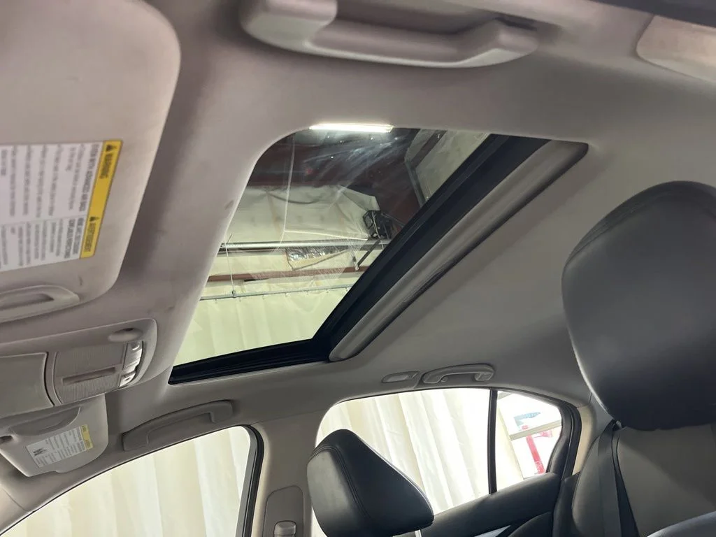 Used 2018 White INFINITI 3.0t LUXE image 3