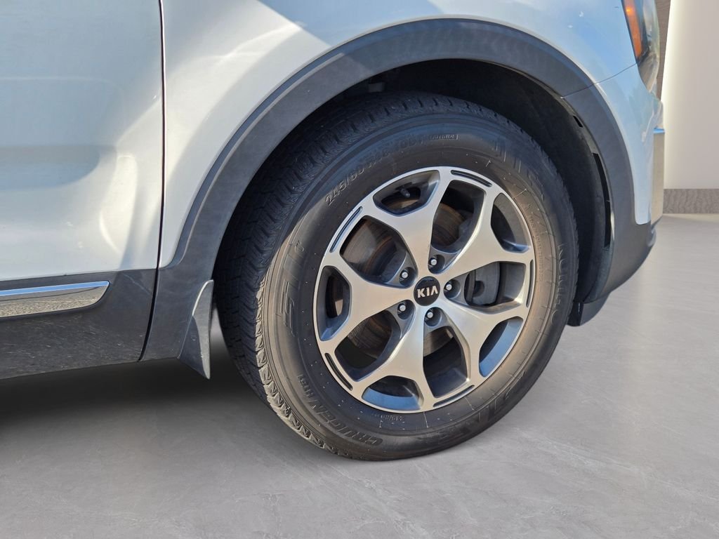 Used 2020 White Kia EX image 4