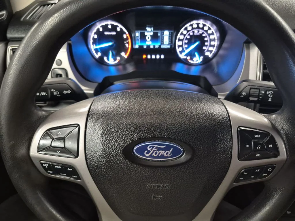 Used 2021 Oxford White Ford XLT image 26