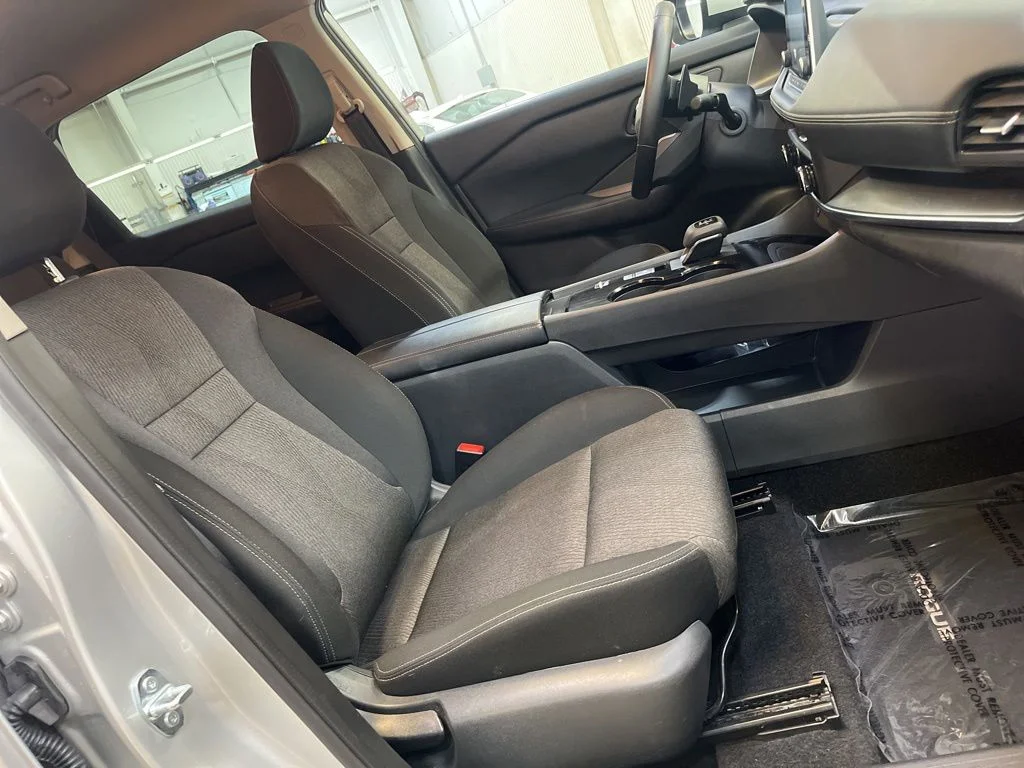 Used 2025 Silver Nissan SV image 14