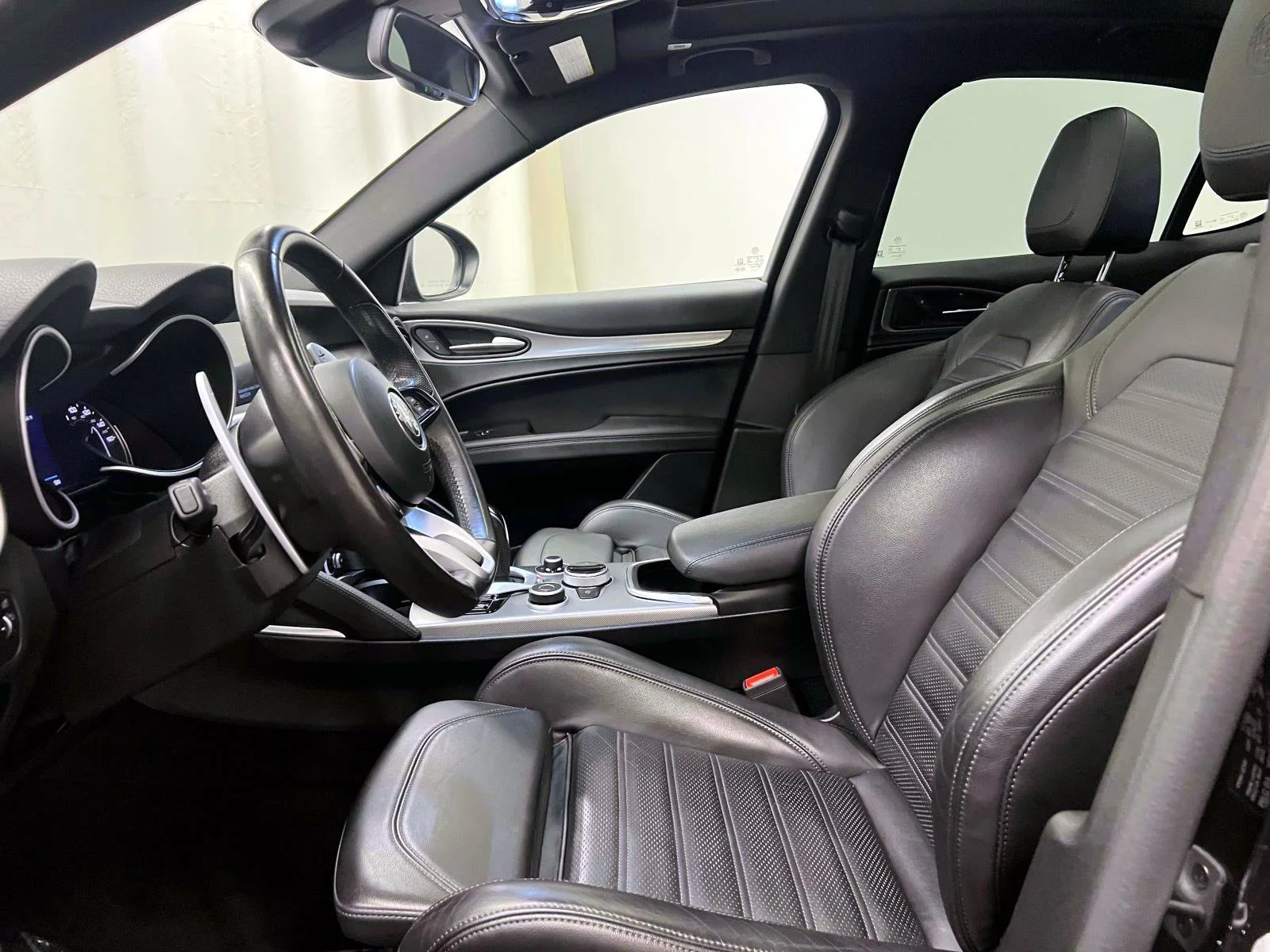 Used 2023 Vulcano Black Metallic Alfa Romeo Veloce image 17