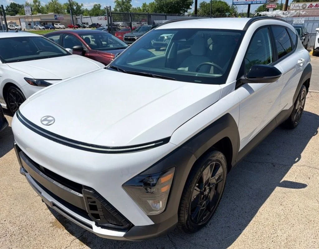 Used 2026 White Hyundai SEL Sport image 11