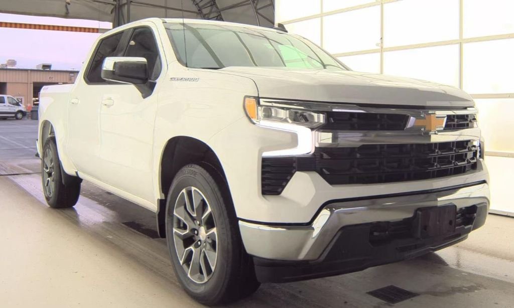 Used 2024 Chevrolet Silverado 1500 LT with VIN 3GCPDKEK1RG316699 for sale in Kansas City