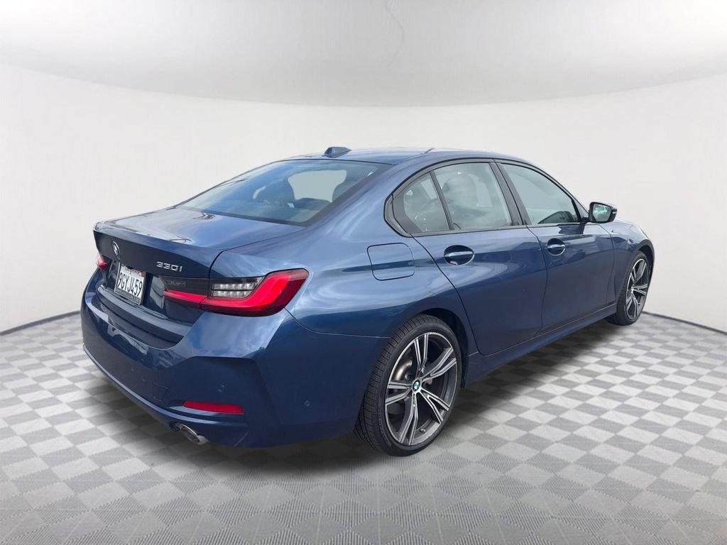 Used 2023 Blue BMW 330i image 4