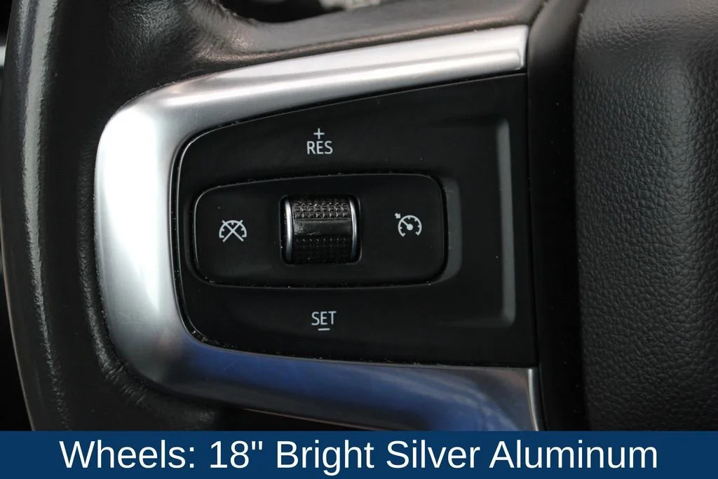 Used 2020 SUMMIT WHITE Chevrolet LT image 23