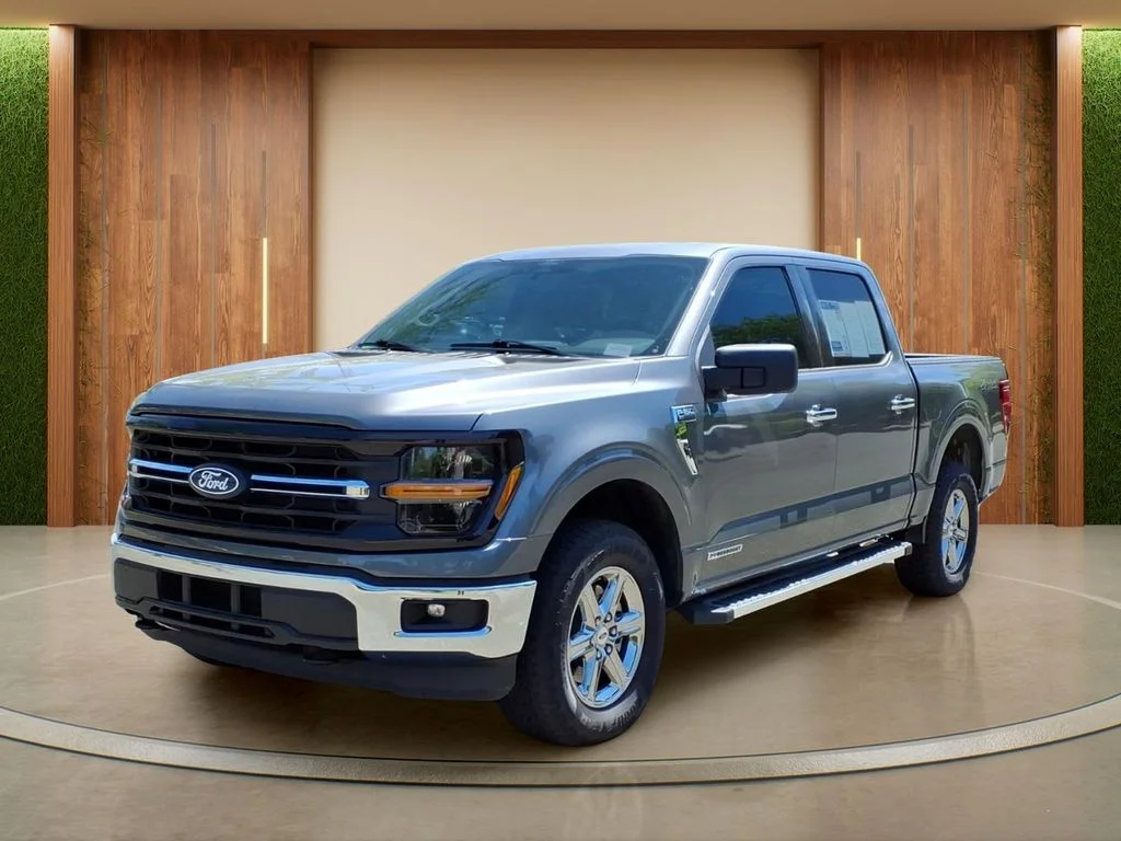 Used 2025 Gray Ford XLT image 27