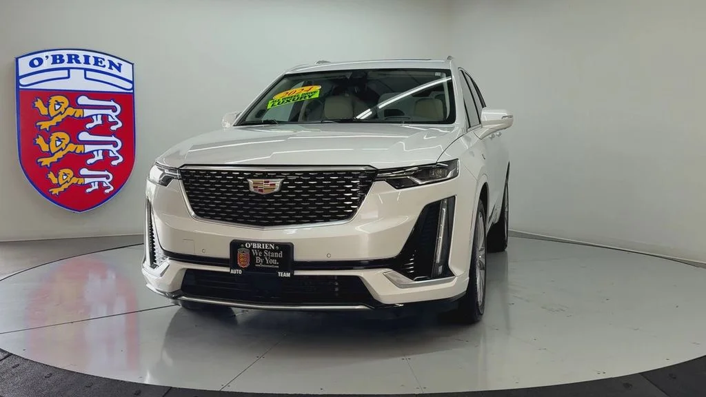 Used 2024 Crystal White Cadillac Premium Luxury image 9