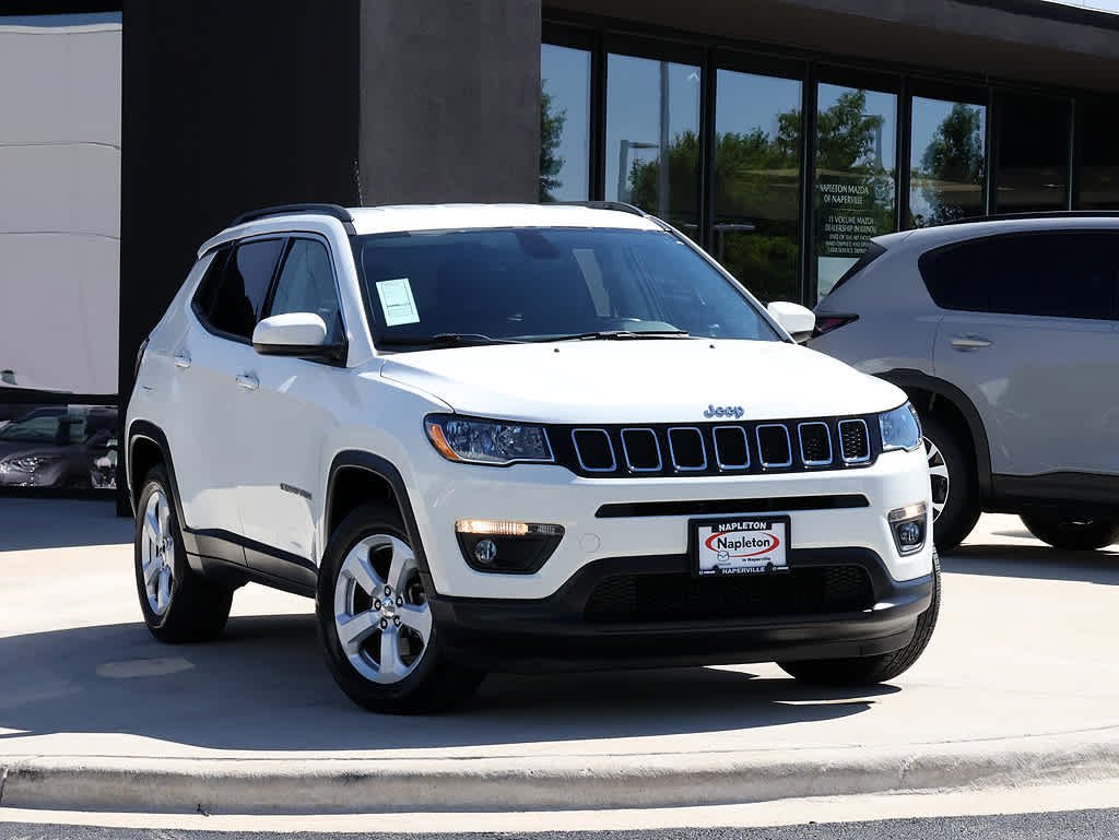 Used 2018 White Clearcoat Jeep Latitude image 2