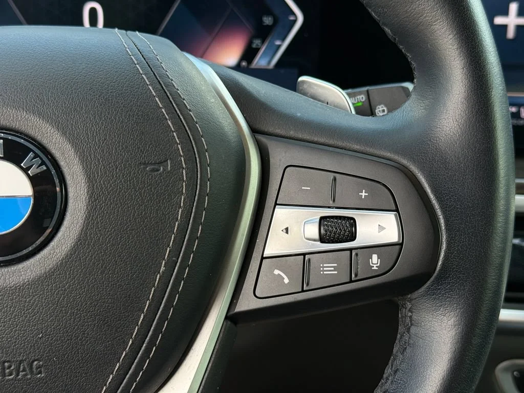 Used 2024  BMW sDrive40i image 15