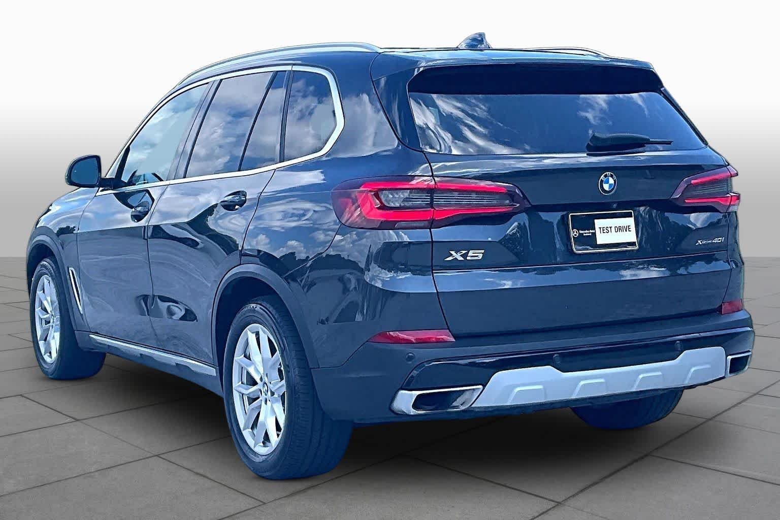 Used 2021 Dark Graphite Metallic BMW xDrive40i image 12