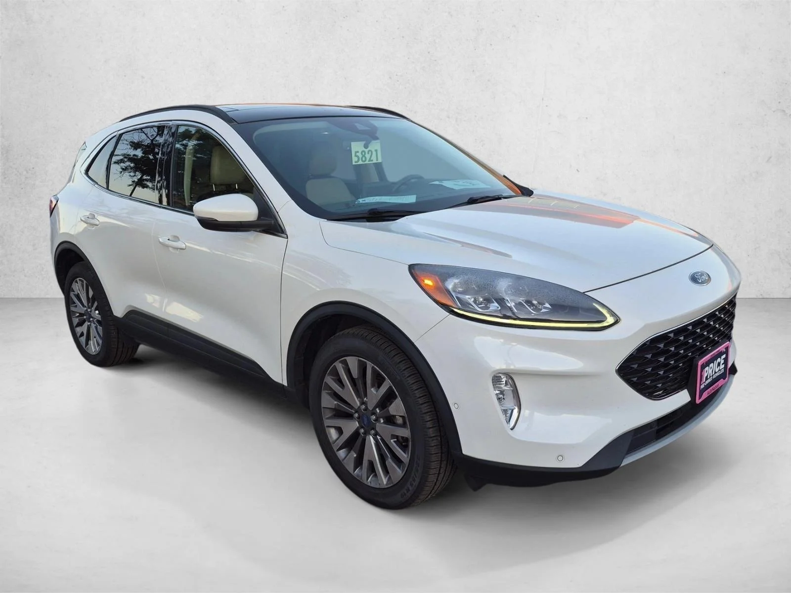 Used 2020 Star White Metallic Tri-Coat Ford Titanium image 3