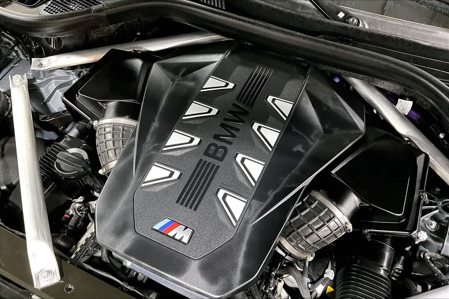 Used 2025 Skyscraper Grey Metallic BMW M60i image 54