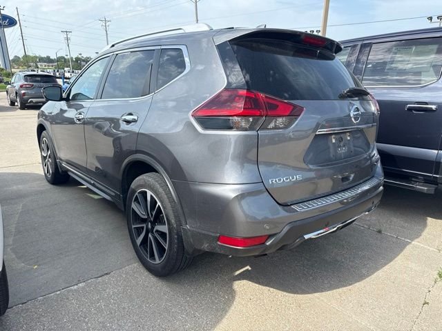 Used 2019 Gray Nissan SL image 3