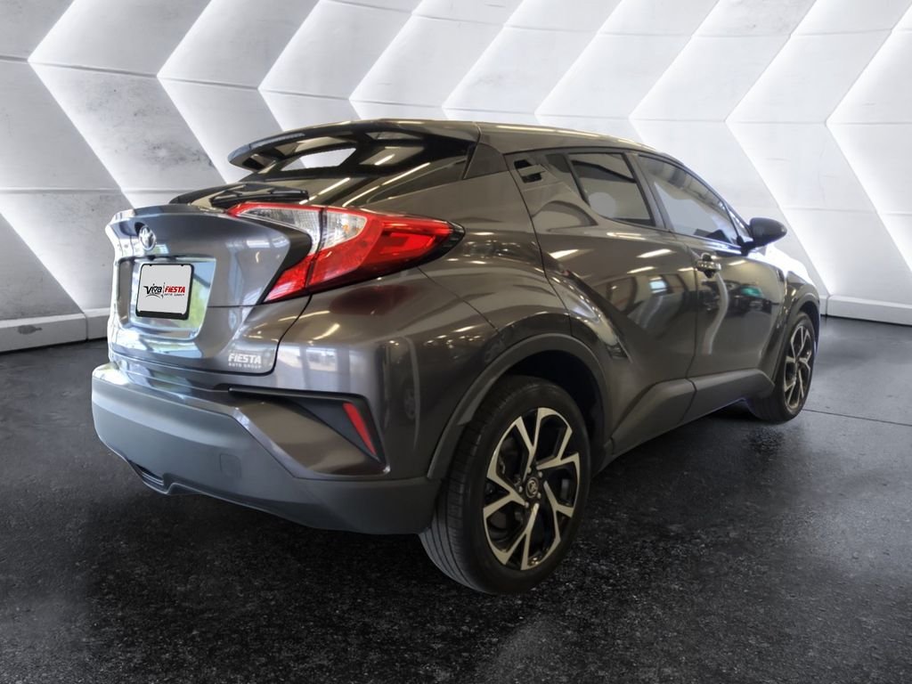 Used 2019 Gray Toyota XLE image 4