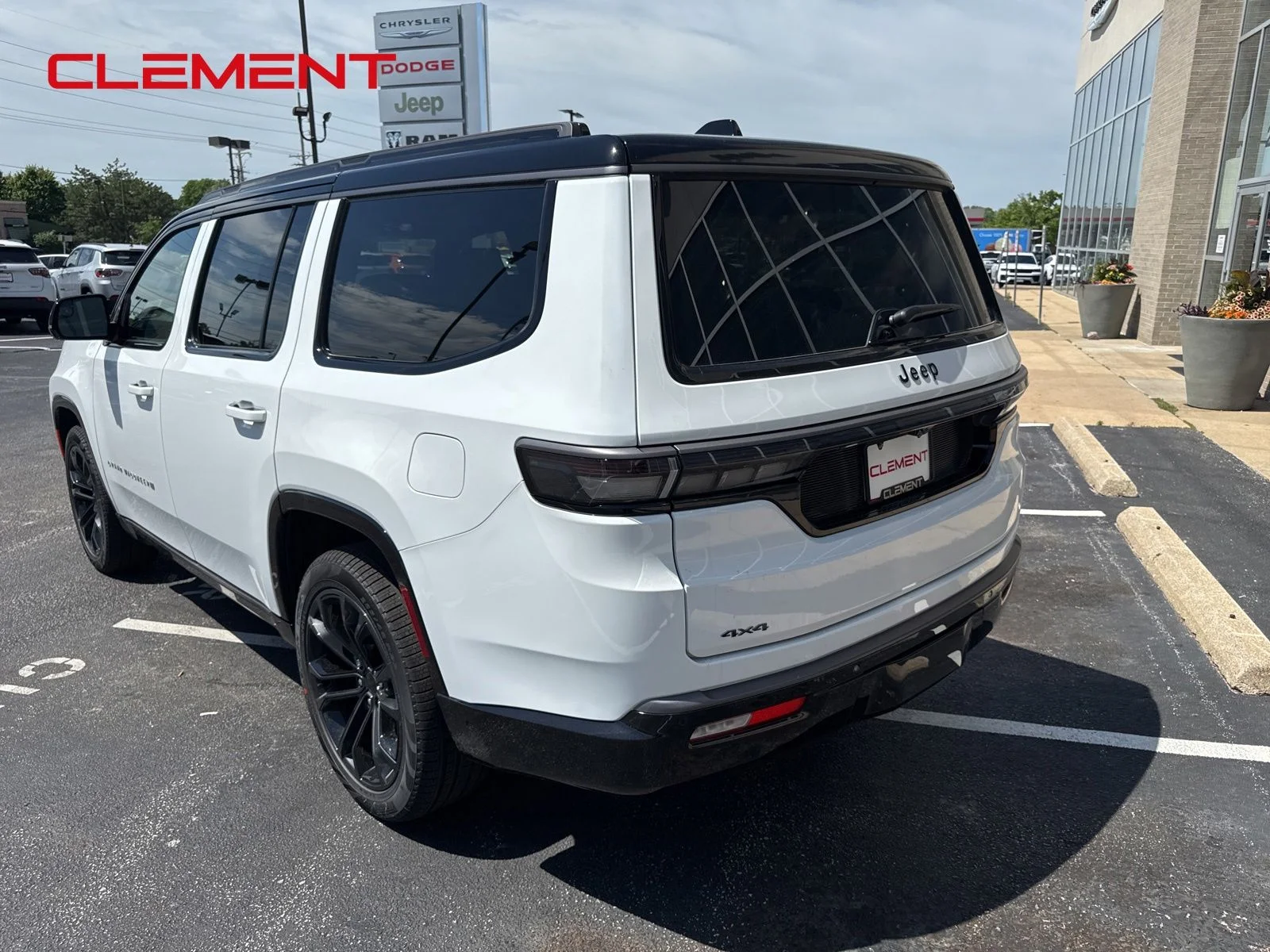 New 2026 Bright White Clearcoat Jeep Summit Reserve image 6