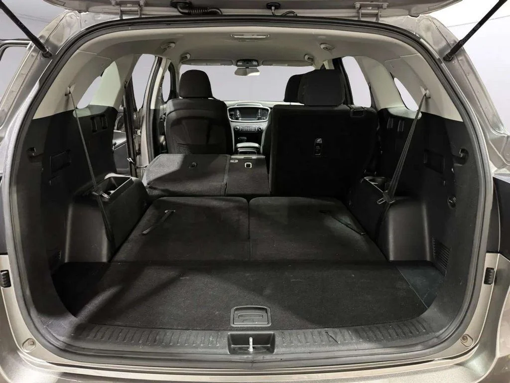 Used 2019 Titanium Silver Kia LX image 30