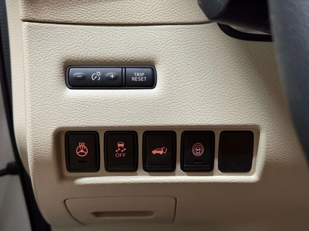 Certified Used 2024 Pearl White Tricoat Nissan SL image 20