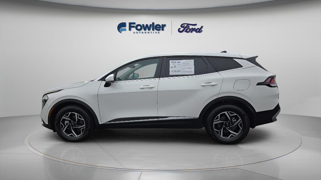 Used 2023 White Kia LX image 7