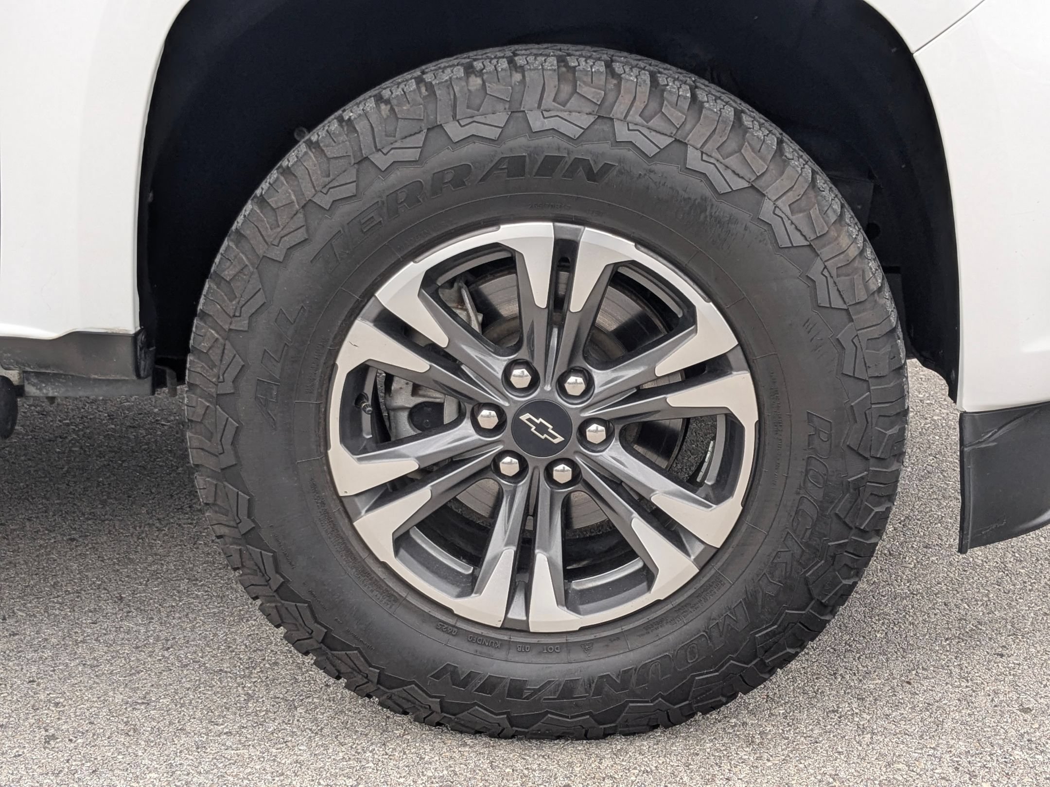 Used 2021 Summit White Chevrolet 2WD Z71 image 27