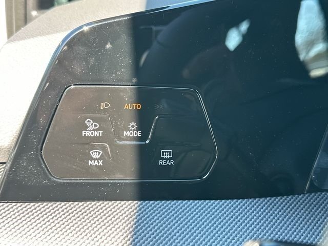 New 2026 Pure White Volkswagen 2.0T image 28