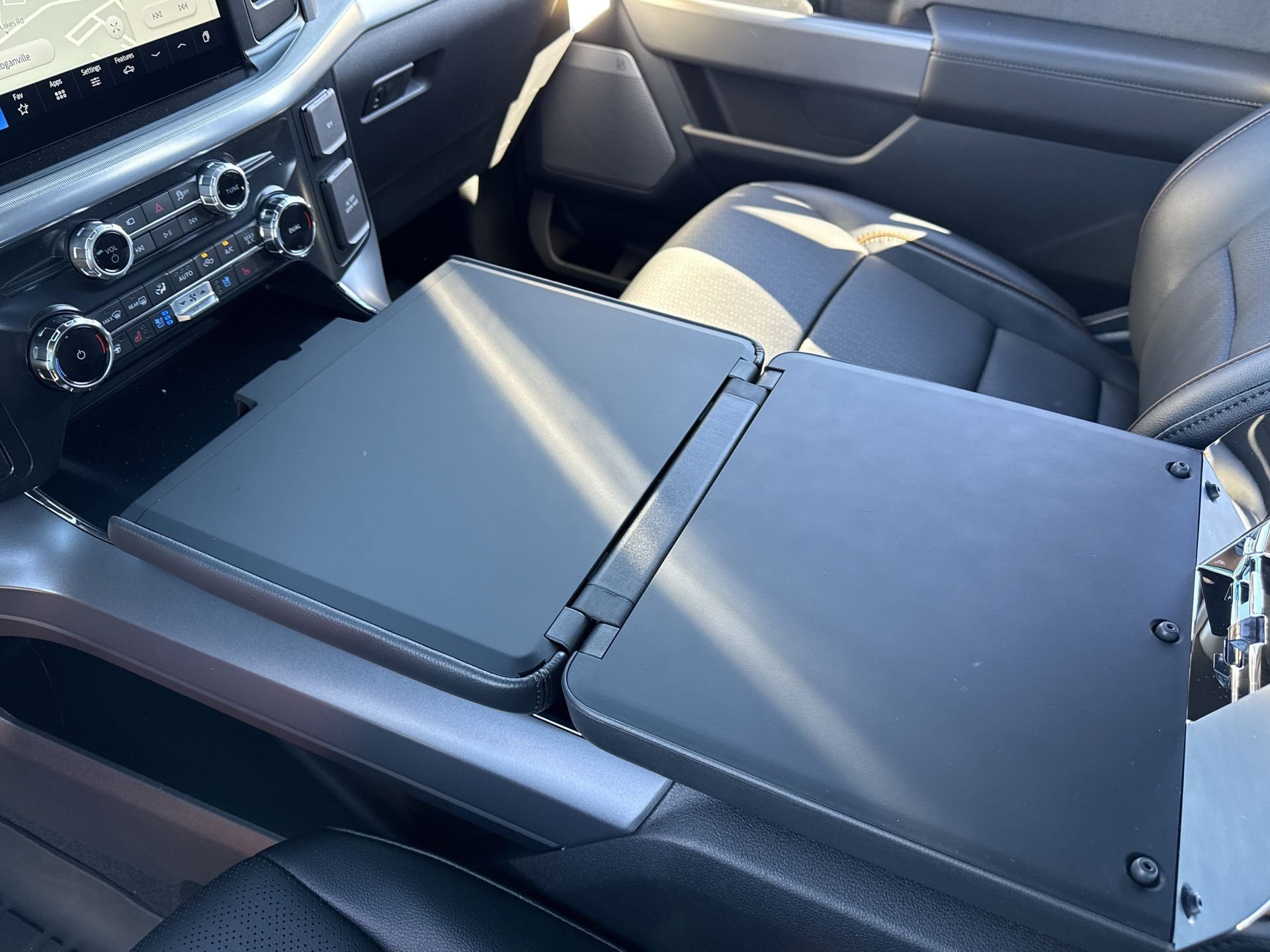 2025 Ford F-150 Lariat - Photo 13