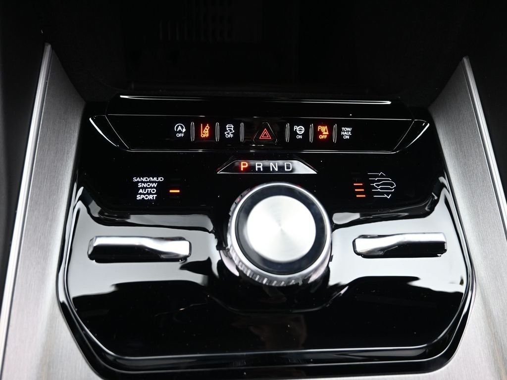 New 2026 Silver-Zynith Exterior Paint Jeep Limited Reserve image 22