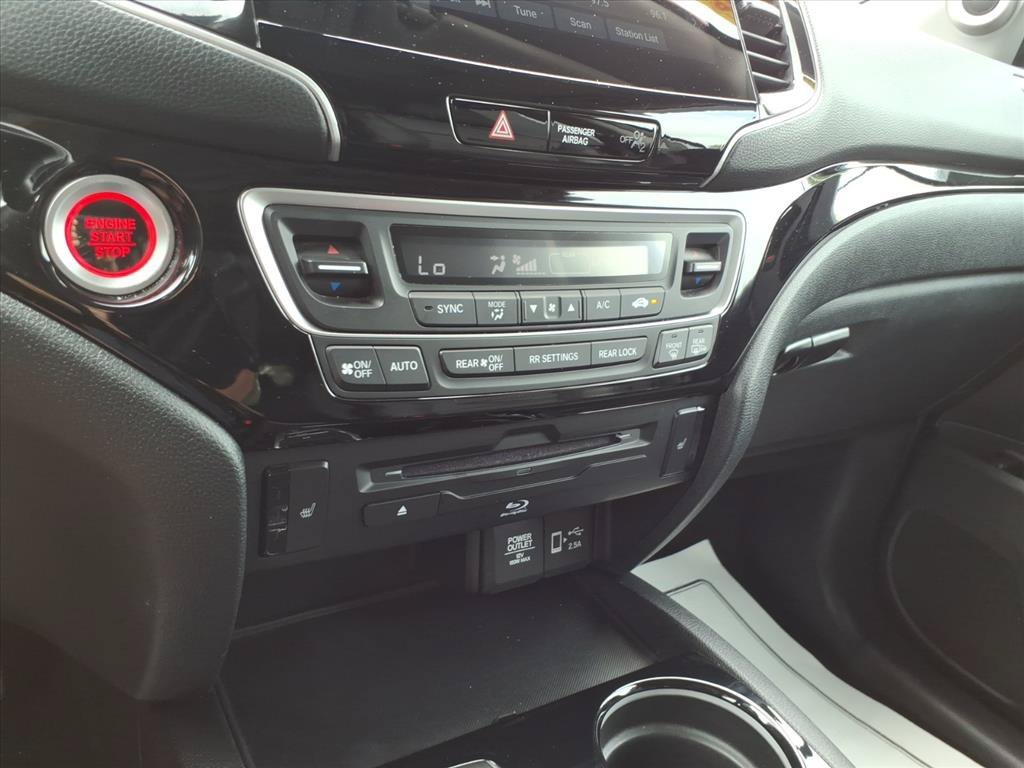 Used 2022 Platinum White Pearl Honda Touring 7-Passenger image 18