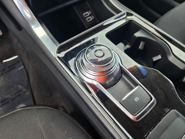 Used 2020 Silver Ford SE image 14
