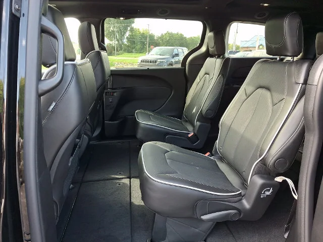 New 2027 Black Chrysler Limited image 7