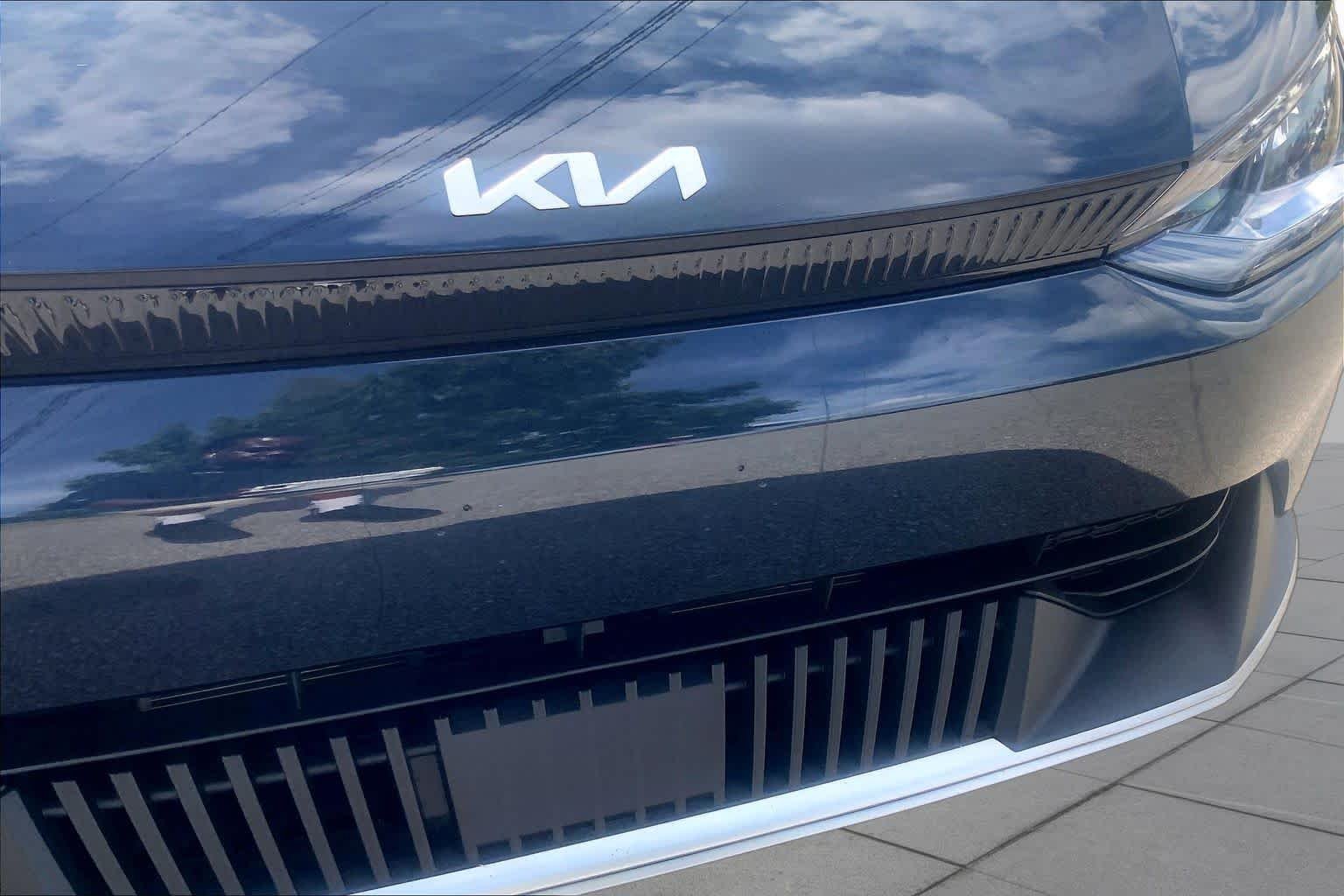 Certified Used 2024 Gravity Blue Kia Light Long Range image 27