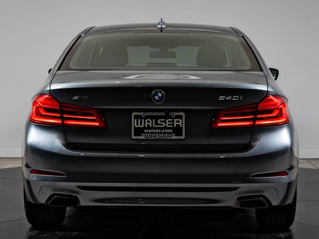 Used 2019 Bluestone Metallic BMW 540i xDrive image 7