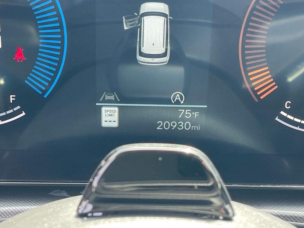 Used 2026 Shimmering Silver Hyundai SEL image 3