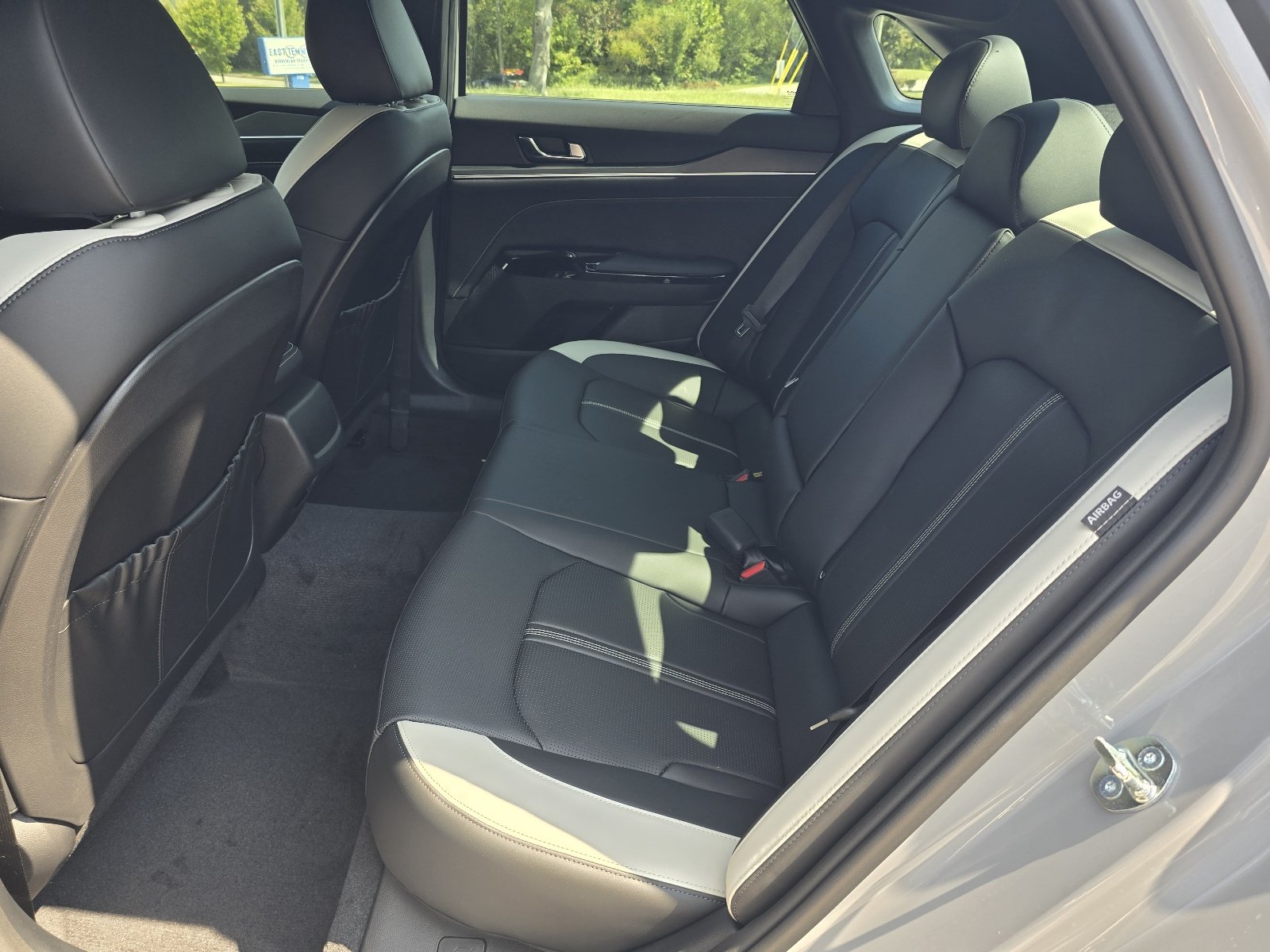New 2027 Wolf Gray Kia GT-Line image 4