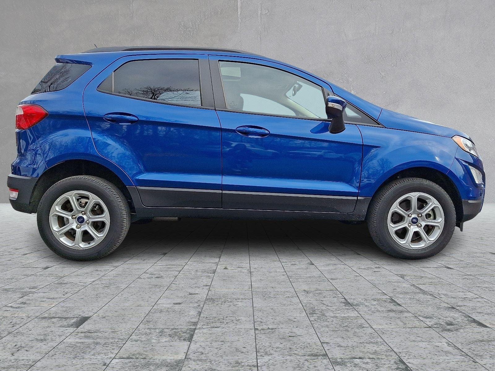 Used 2022 Lightning Blue Metallic Ford SE image 8