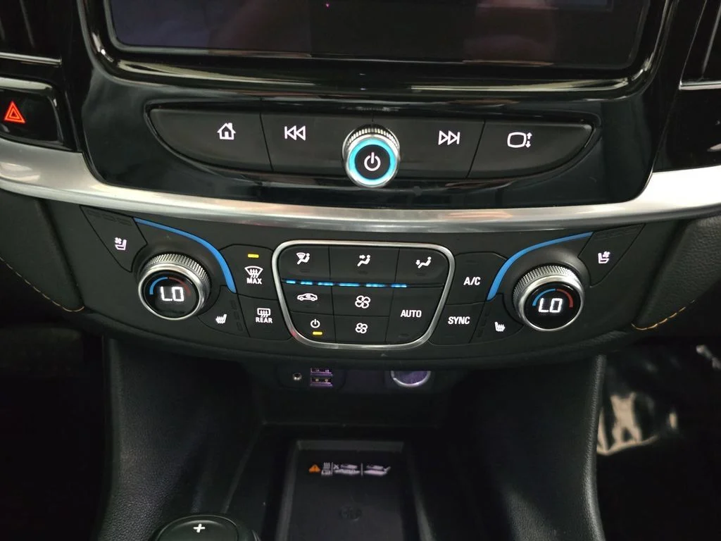 Used 2020 Silver Ice Metallic Chevrolet Premier image 25