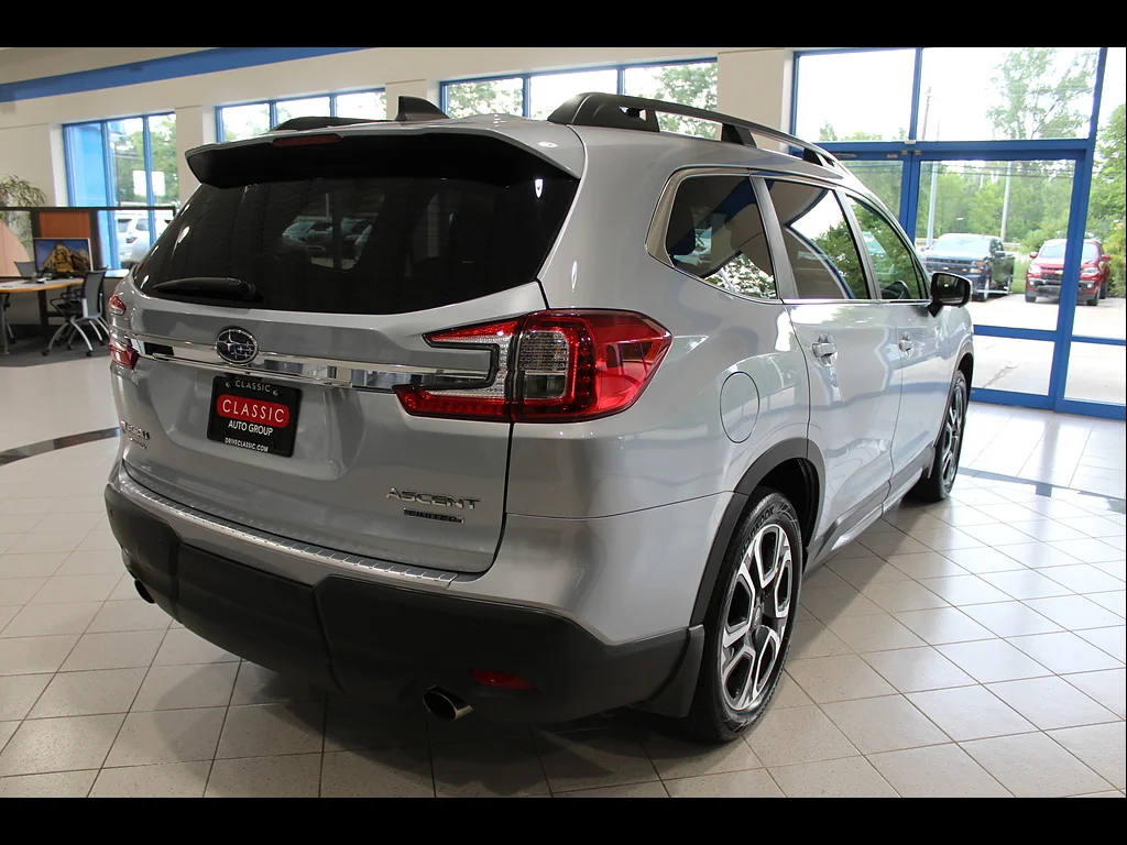 Used 2023 Ice Silver Metallic Subaru Limited 7-Passenger image 5