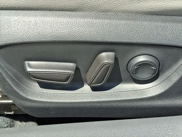 Certified Used 2022 ICE CAP Toyota  image 17