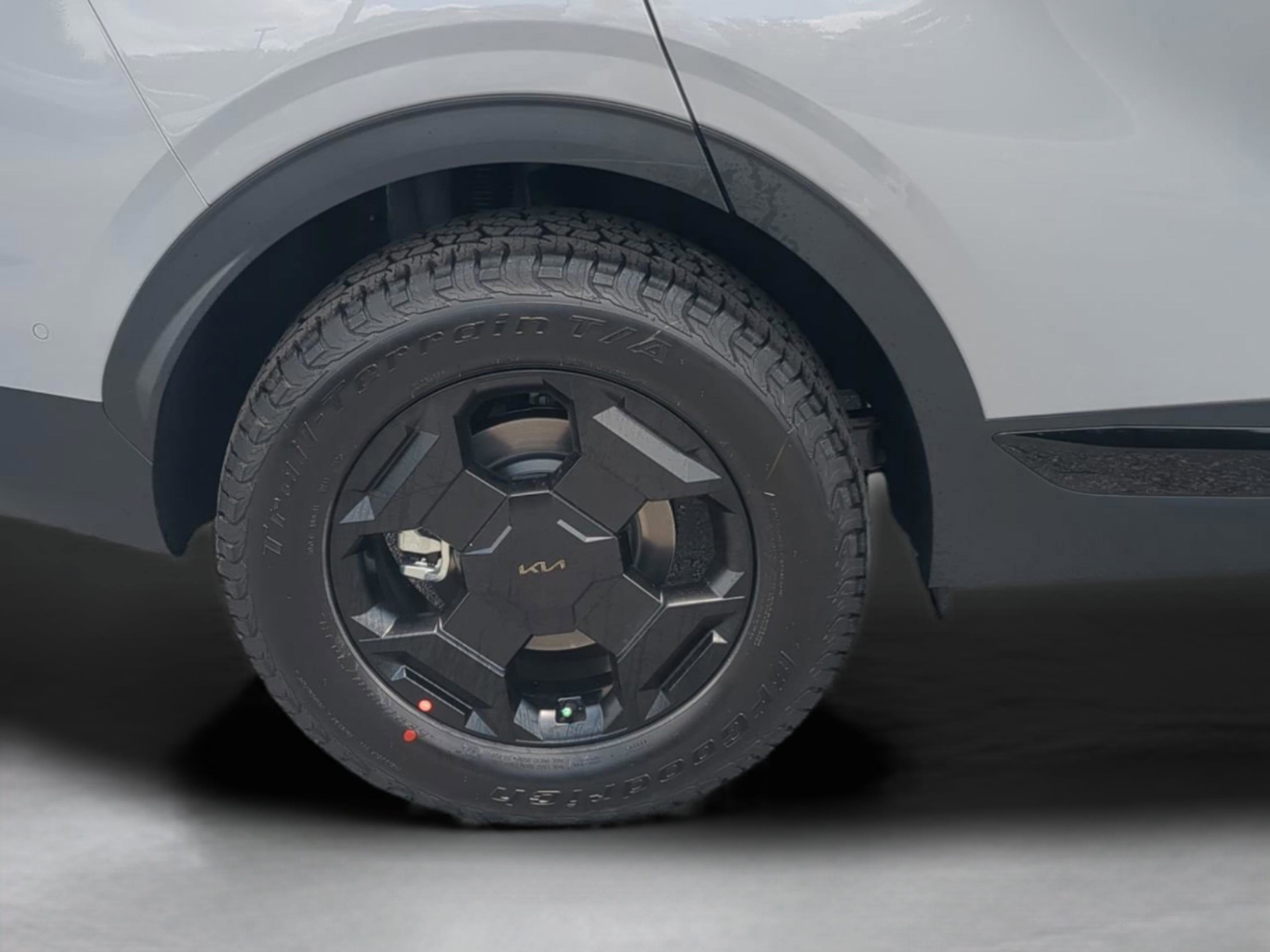 New 2026 Wolf Gray/Black Roof Kia X-Pro Prestige image 12