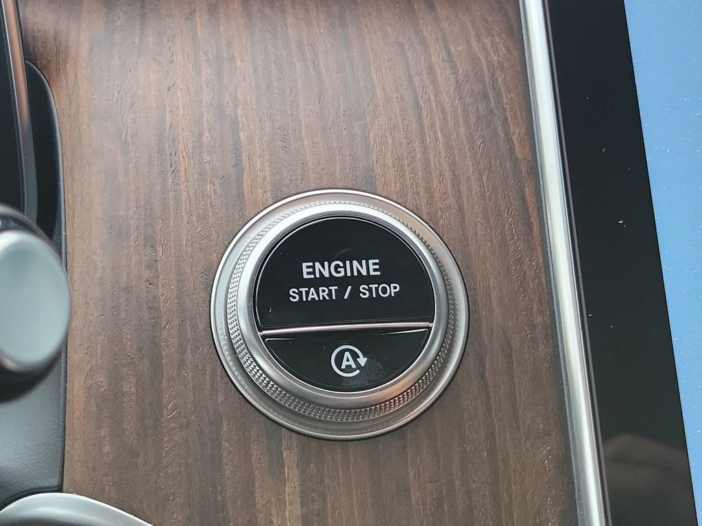 New 2027 MANUFAKTUR Alpine Grey Mercedes-Benz GLC 300 image 29