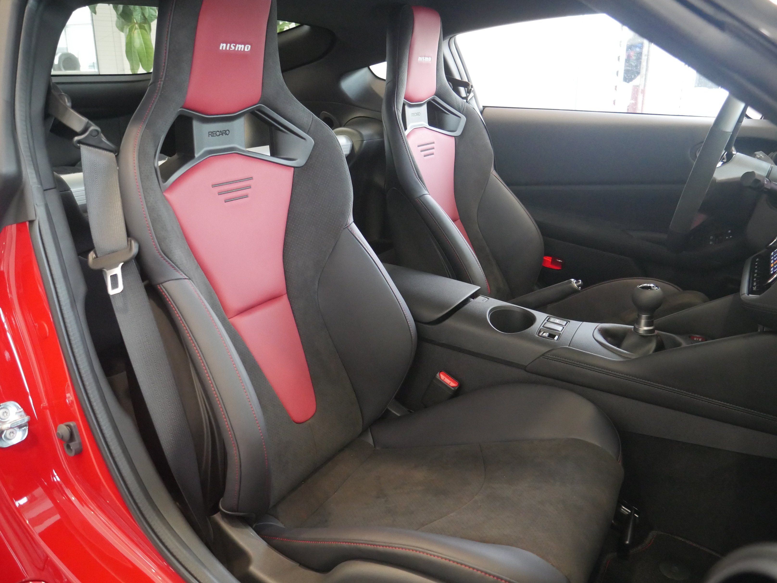 New 2027 Solid Red / Super Black Two-tone Nissan NISMO® image 28