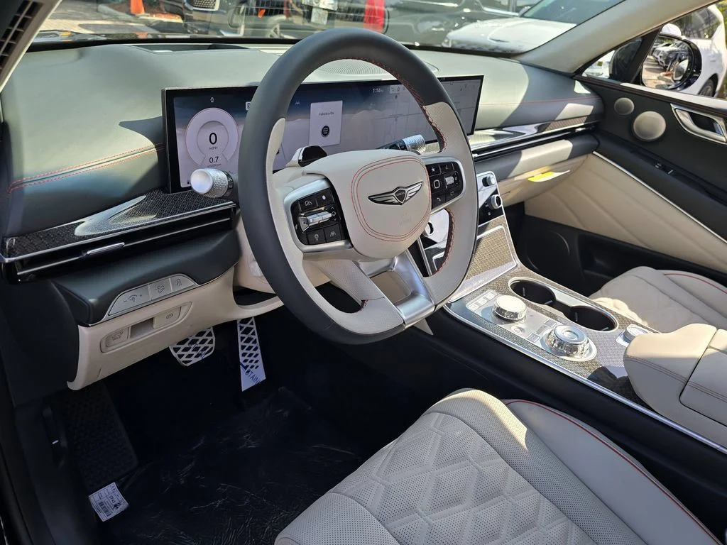 Used 2025 Black Genesis 3.5T e-SC image 14